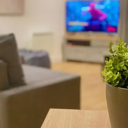 Guestready - Sleek Stylish City Centre Apartment Sleep 6 * Leeds (West Yorkshire)