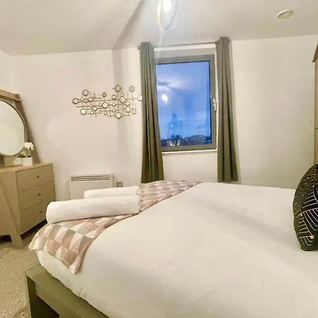 Guestready - Sleek Stylish City Centre Apartment Sleep 6 Apartment *