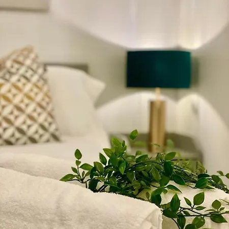 Guestready - Sleek Stylish City Centre Apartment Sleep 6 * Leeds (West Yorkshire)